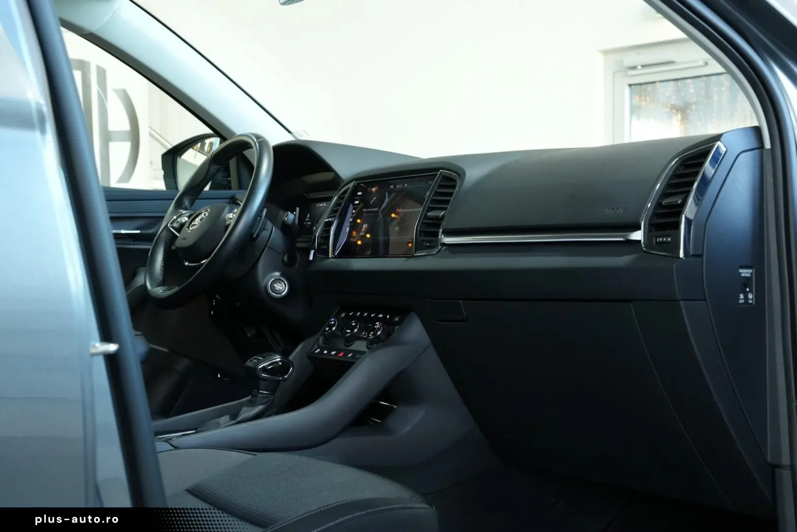 SKODA Karoq Tour 4x4  AUT LED 360  NAV