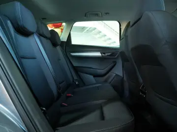 SKODA Karoq Tour 4x4  AUT LED 360  NAV