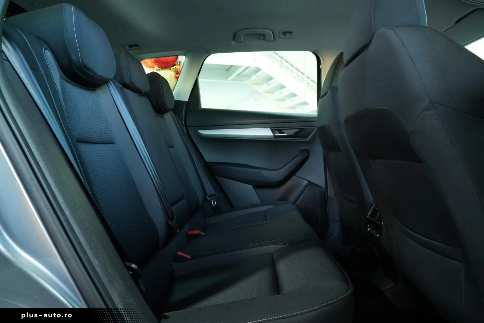 SKODA Karoq Tour 4x4  AUT LED 360  NAV