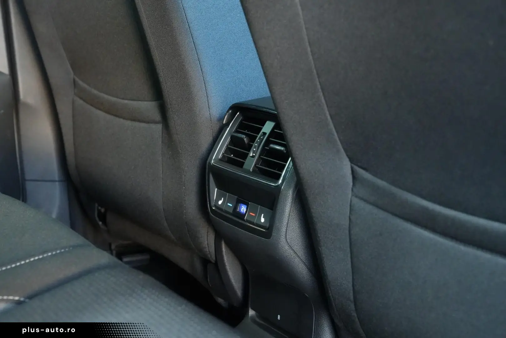 SKODA Karoq Tour 4x4  AUT LED 360  NAV