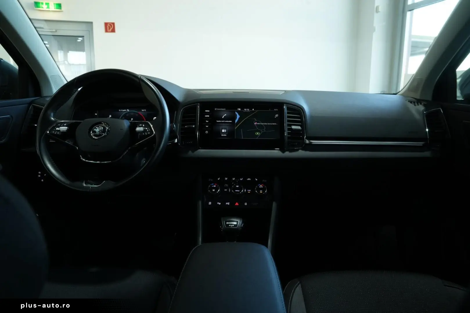 SKODA Karoq Tour 4x4  AUT LED 360  NAV