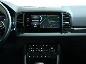 SKODA Karoq Tour 4x4  AUT LED 360  NAV