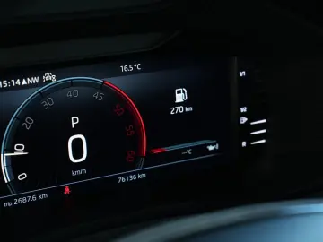 SKODA Karoq Tour 4x4  AUT LED 360  NAV