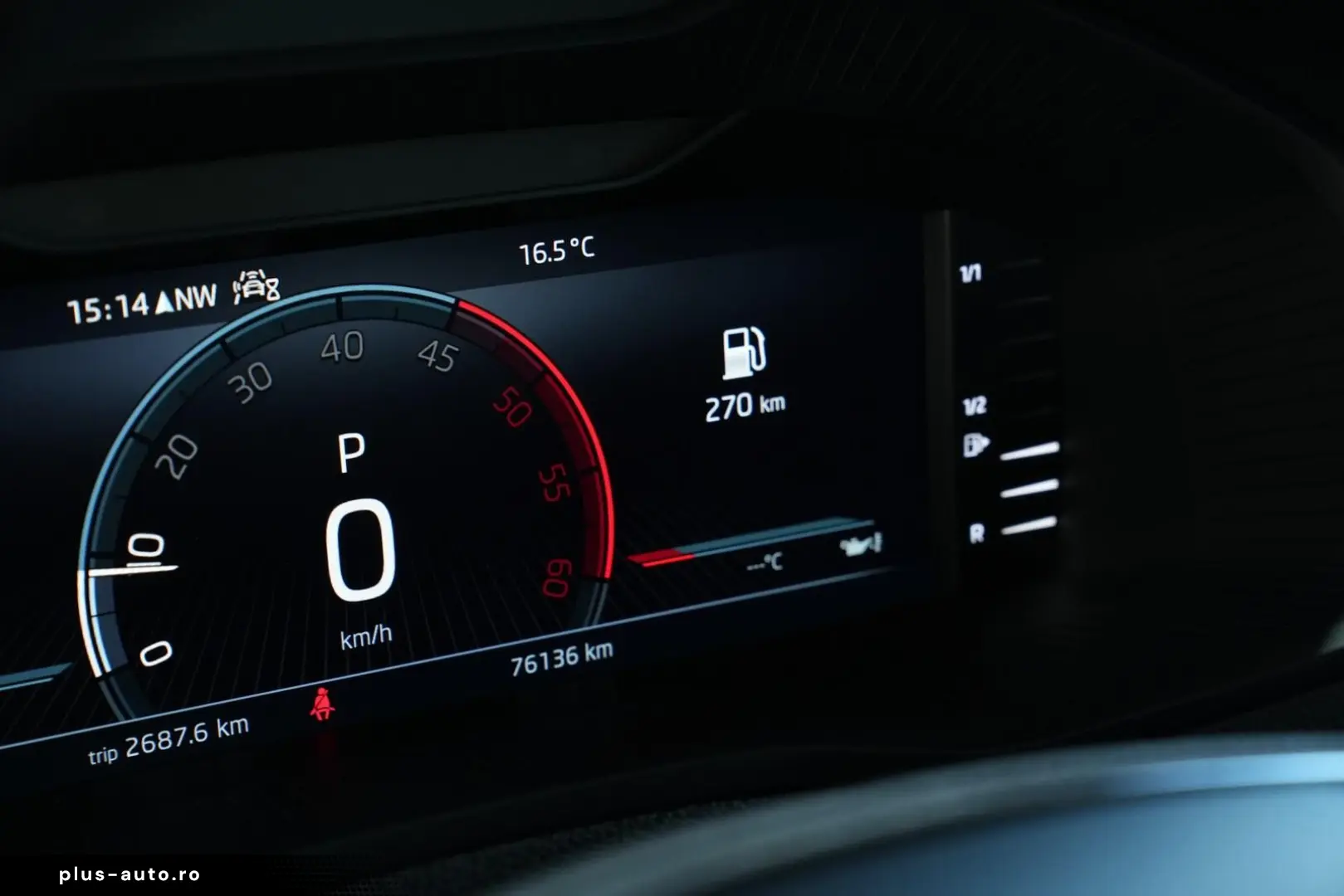 SKODA Karoq Tour 4x4  AUT LED 360  NAV