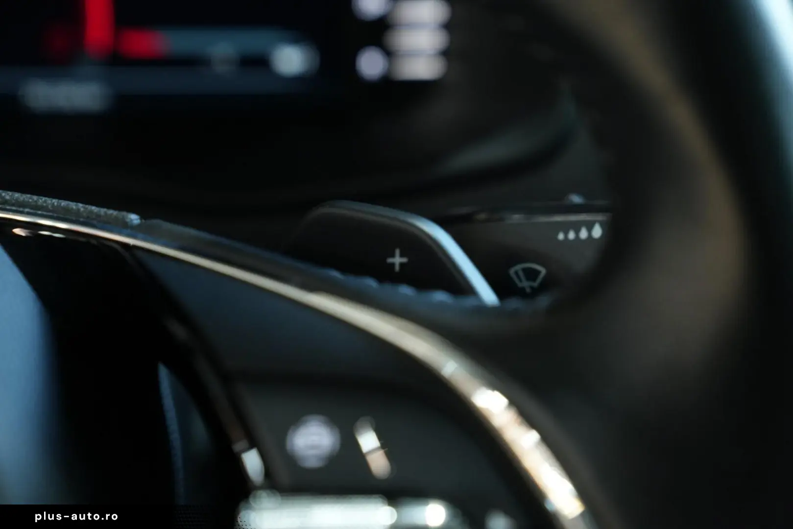 SKODA Karoq Tour 4x4  AUT LED 360  NAV