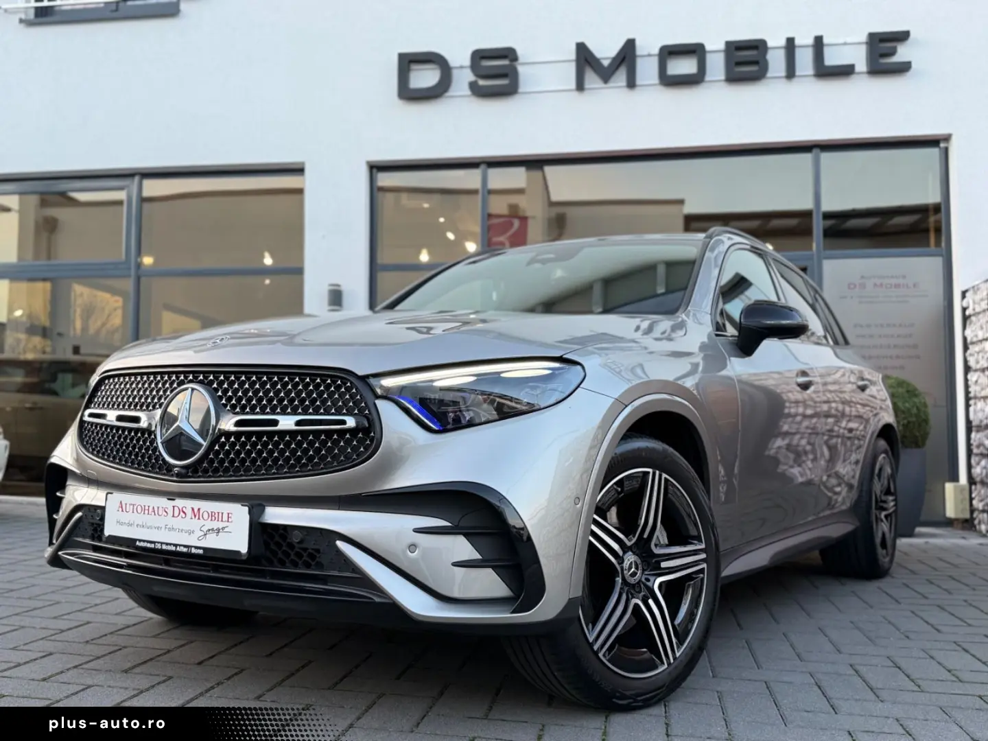 MERCEDES-BENZ GLC 300 d 4Matic AMG Line Pano 1HD Nappa-Braun