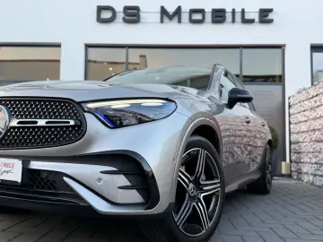 MERCEDES-BENZ GLC 300 d 4Matic AMG Line Pano 1HD Nappa-Braun
