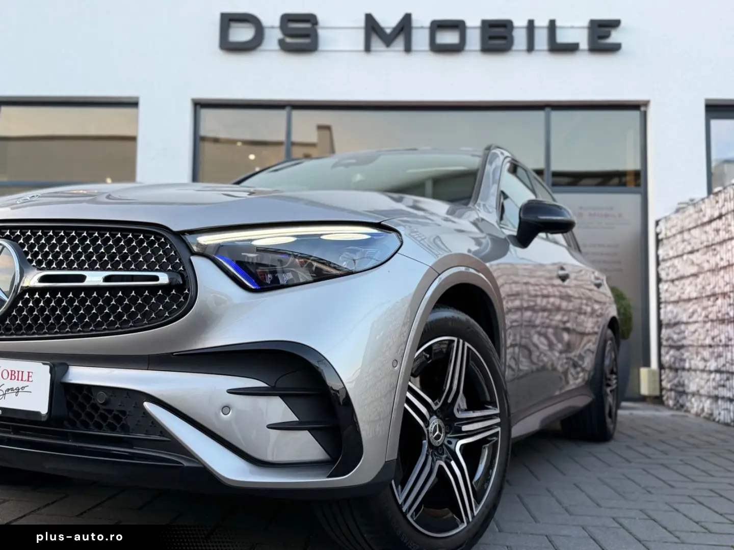 MERCEDES-BENZ GLC 300 d 4Matic AMG Line Pano 1HD Nappa-Braun