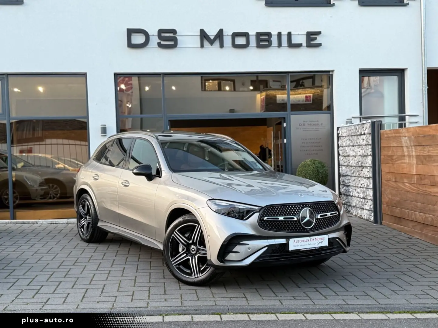 MERCEDES-BENZ GLC 300 d 4Matic AMG Line Pano 1HD Nappa-Braun