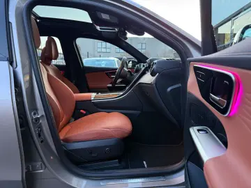 MERCEDES-BENZ GLC 300 d 4Matic AMG Line Pano 1HD Nappa-Braun