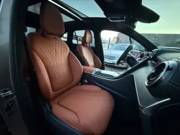 MERCEDES-BENZ GLC 300 d 4Matic AMG Line Pano 1HD Nappa-Braun