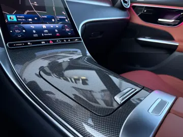 MERCEDES-BENZ GLC 300 d 4Matic AMG Line Pano 1HD Nappa-Braun