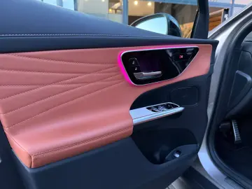 MERCEDES-BENZ GLC 300 d 4Matic AMG Line Pano 1HD Nappa-Braun