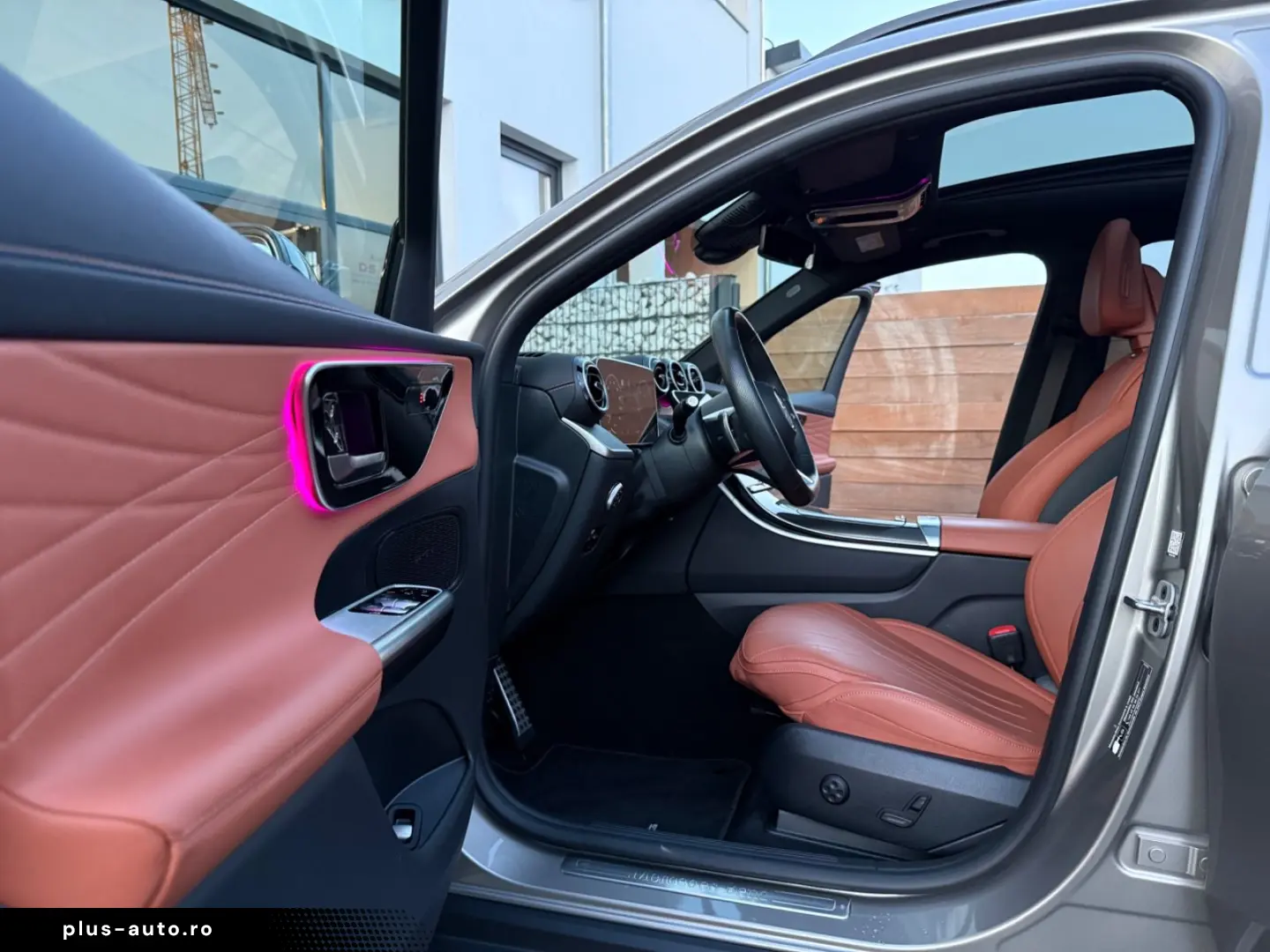 MERCEDES-BENZ GLC 300 d 4Matic AMG Line Pano 1HD Nappa-Braun