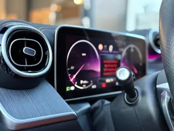 MERCEDES-BENZ GLC 300 d 4Matic AMG Line Pano 1HD Nappa-Braun