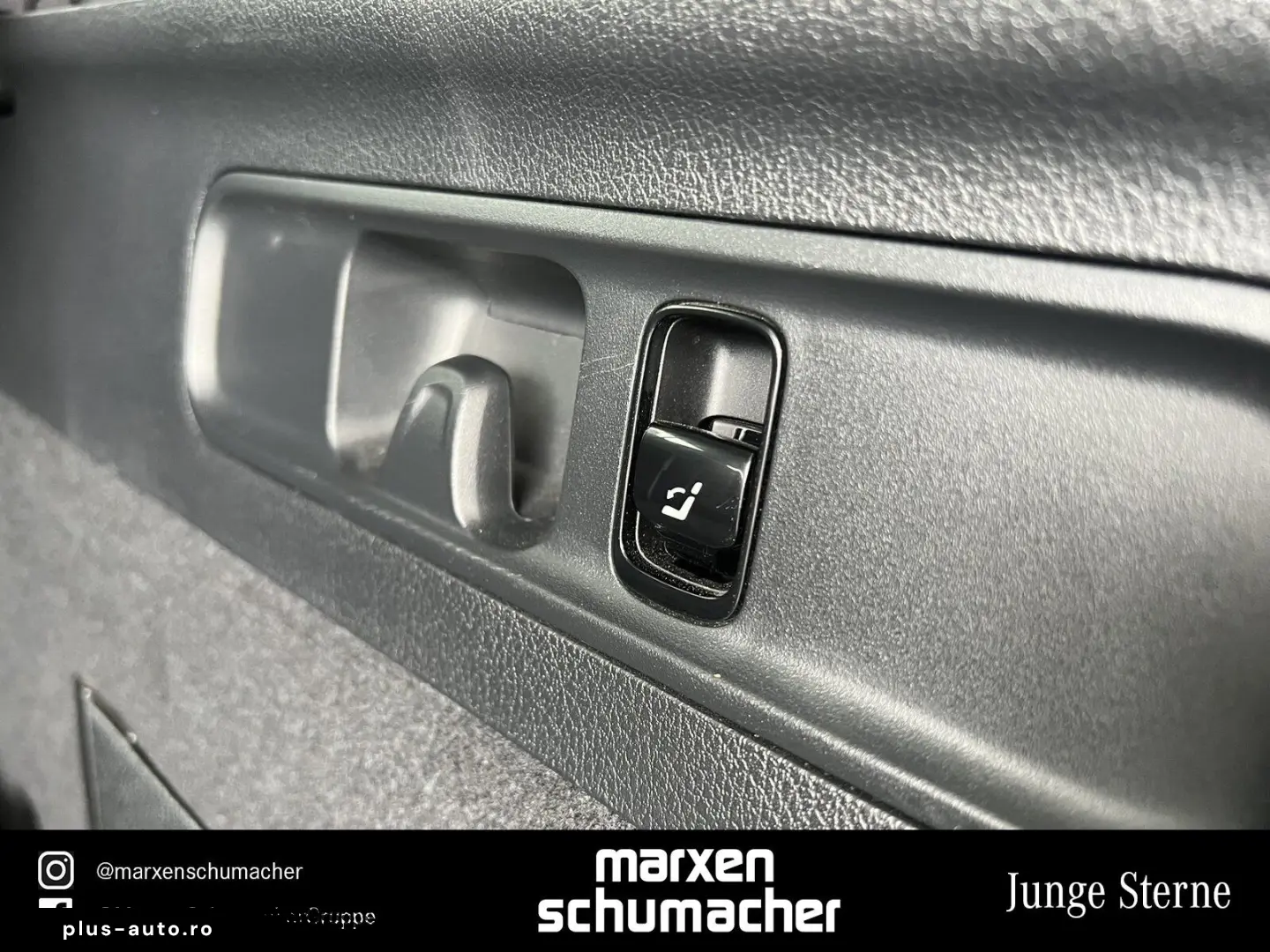 MERCEDES-BENZ GLC 300 de 4M AMG Pano Night Burm3D 360