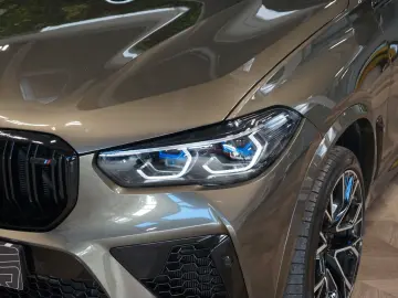 BMW X5 M xDRIVE COMPE PANO HUD AKRAPOVIČ