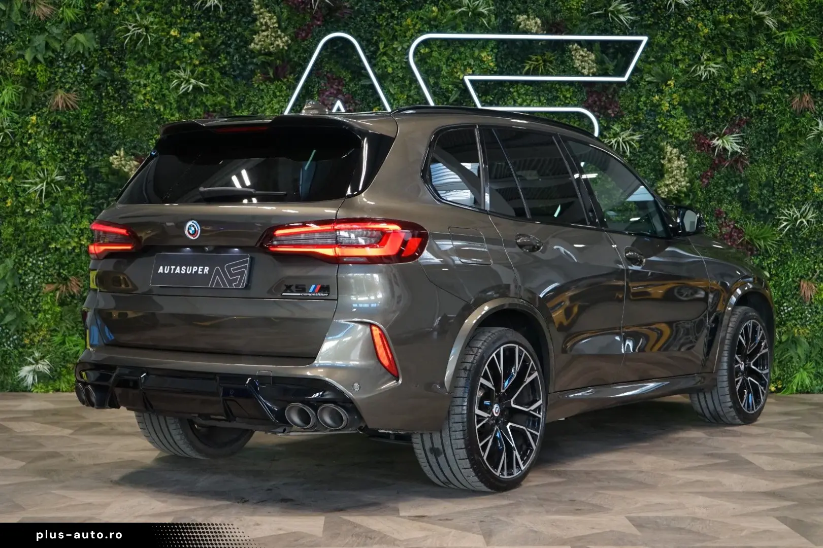 BMW X5 M xDRIVE COMPE PANO HUD AKRAPOVIČ