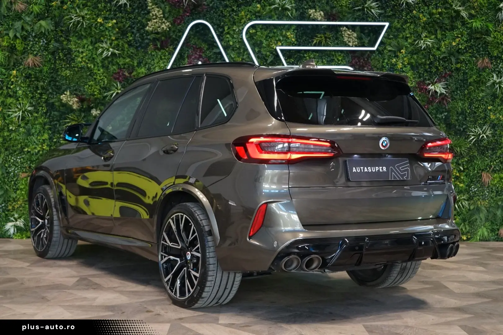 BMW X5 M xDRIVE COMPE PANO HUD AKRAPOVIČ