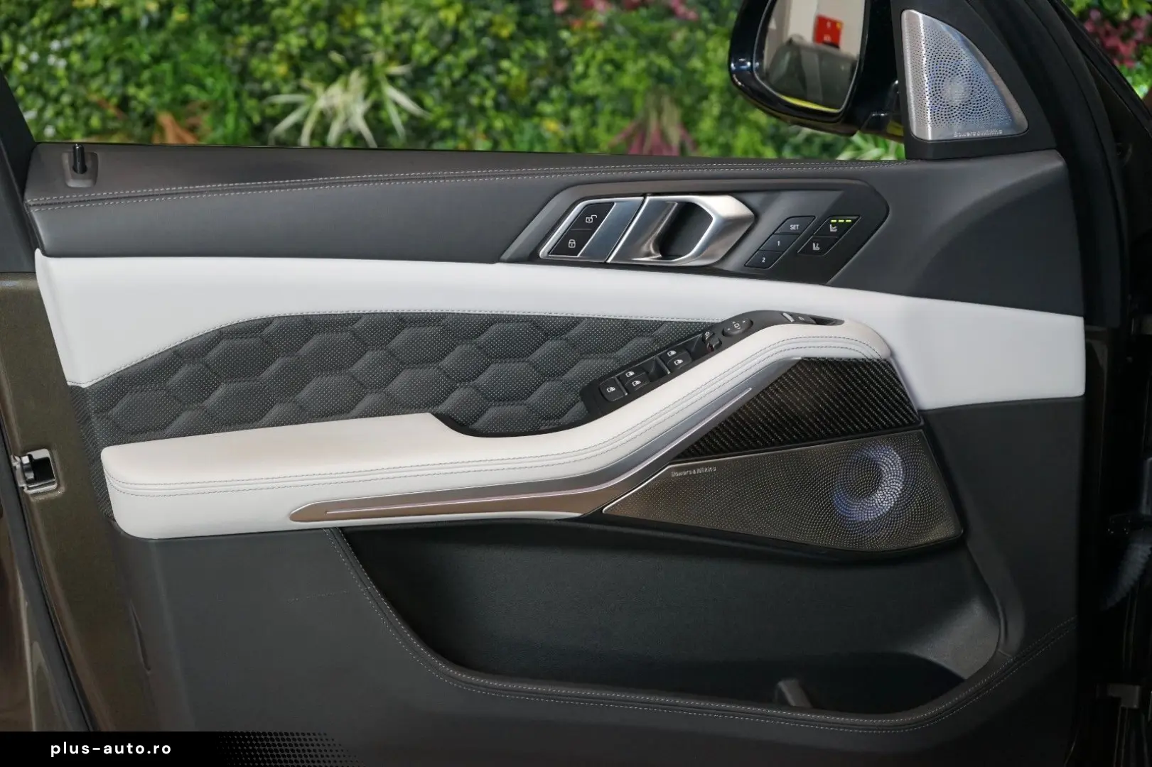 BMW X5 M xDRIVE COMPE PANO HUD AKRAPOVIČ