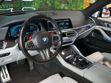 BMW X5 M xDRIVE COMPE PANO HUD AKRAPOVIČ