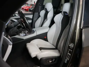 BMW X5 M xDRIVE COMPE PANO HUD AKRAPOVIČ