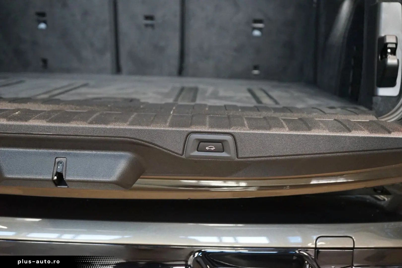 BMW X5 M xDRIVE COMPE PANO HUD AKRAPOVIČ