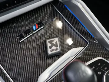 BMW X5 M xDRIVE COMPE PANO HUD AKRAPOVIČ