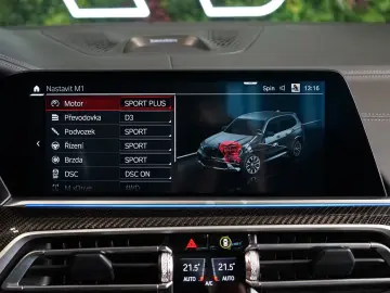 BMW X5 M xDRIVE COMPE PANO HUD AKRAPOVIČ