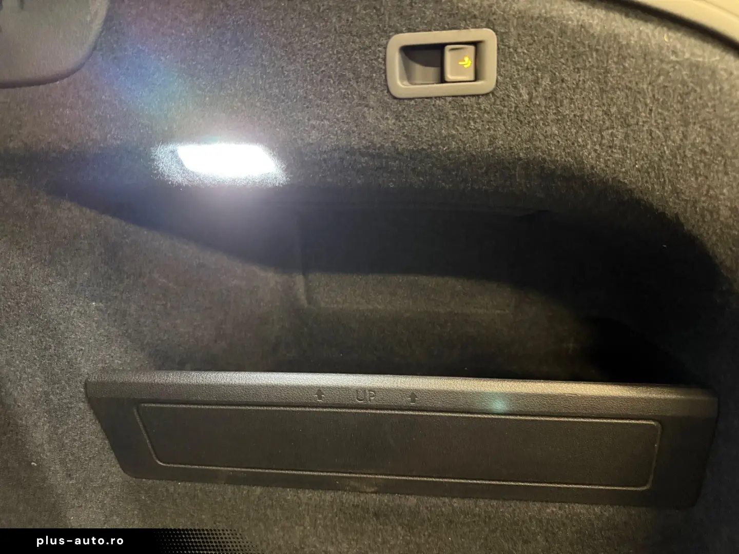 VW Arteon R-Line 2.0 TDI 4M HUD ACC AHK Matrix