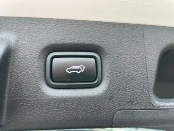 HYUNDAI SANTA FE 2.2 CRDi  Prime 4WD Autom. Leder  AHK