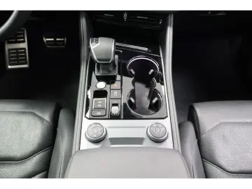 VW Touareg 3.0 TDI 4M R-Line  Black Style  Navi Mat