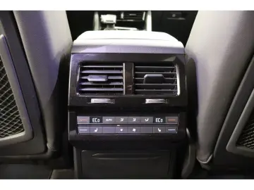 VW Touareg 3.0 TDI 4M R-Line  Black Style  Navi Mat