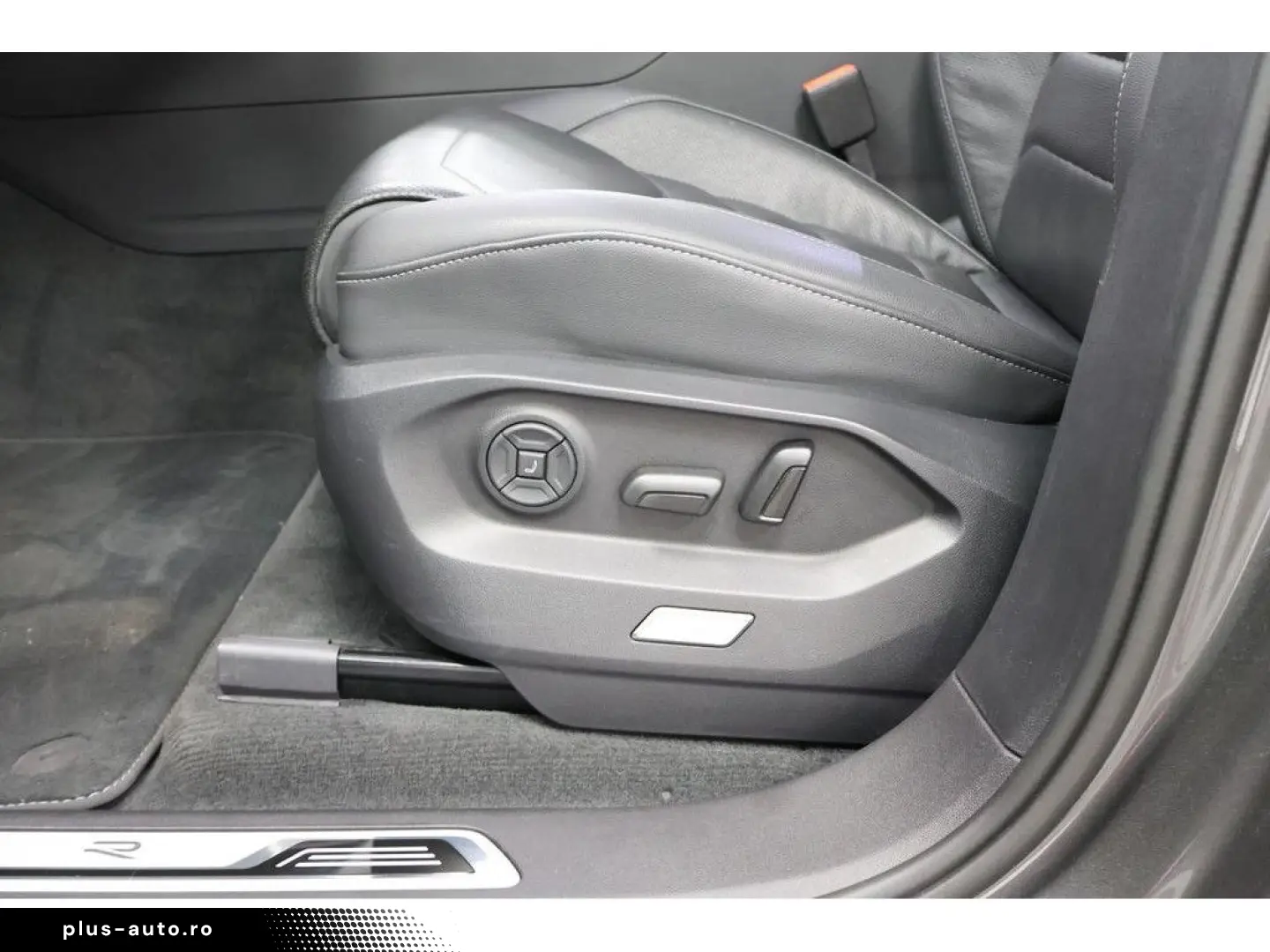 VW Touareg 3.0 TDI 4M R-Line  Black Style  Navi Mat