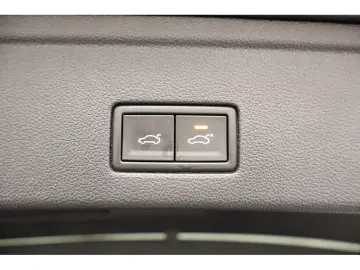 VW Touareg 3.0 TDI 4M R-Line  Black Style  Navi Mat