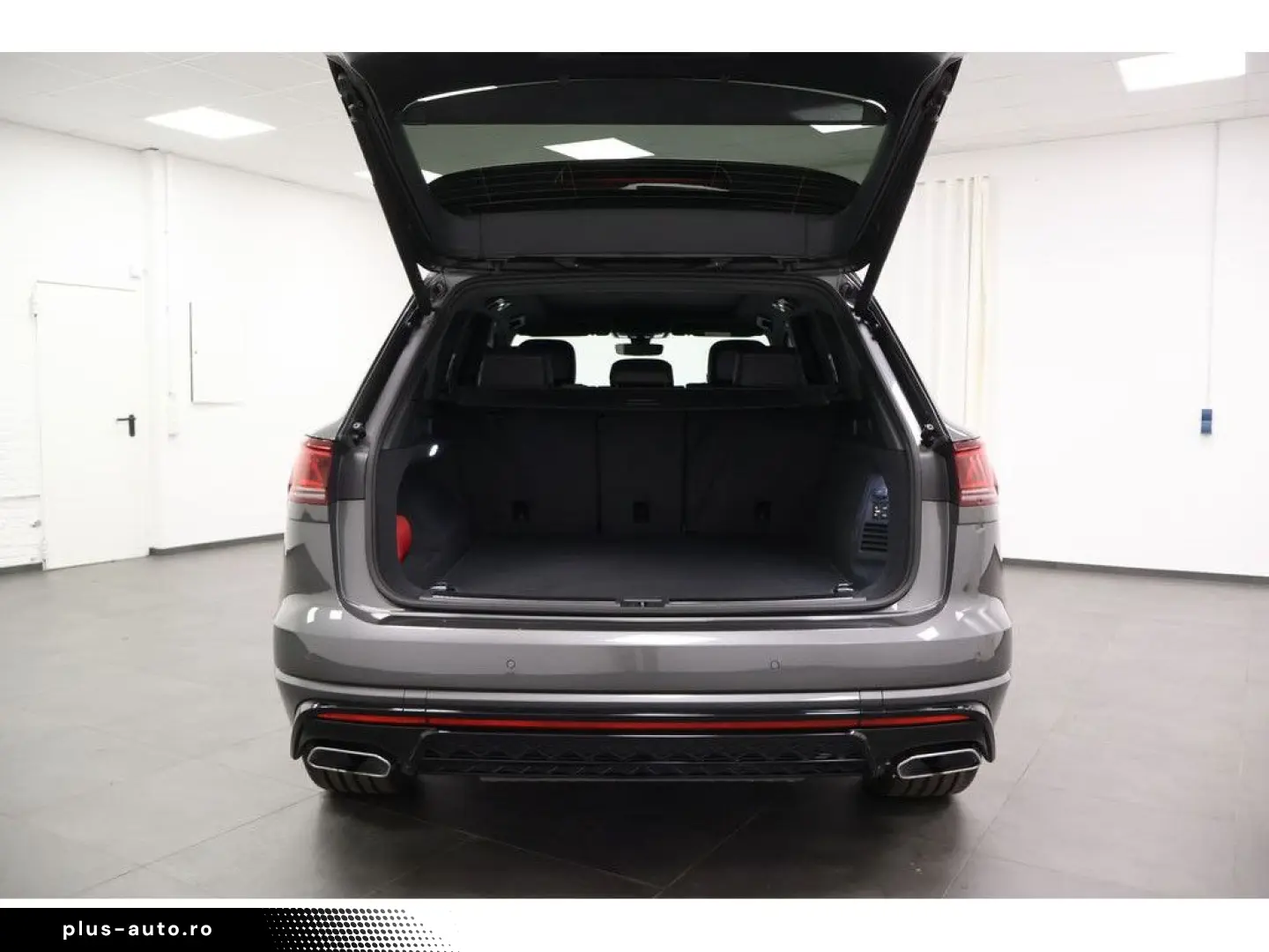 VW Touareg 3.0 TDI 4M R-Line  Black Style  Navi Mat