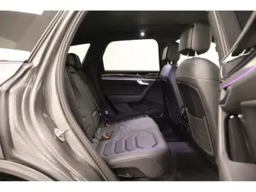 VW Touareg 3.0 TDI 4M R-Line  Black Style  Navi Mat