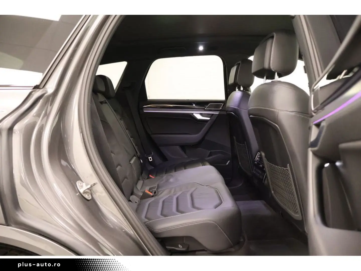 VW Touareg 3.0 TDI 4M R-Line  Black Style  Navi Mat