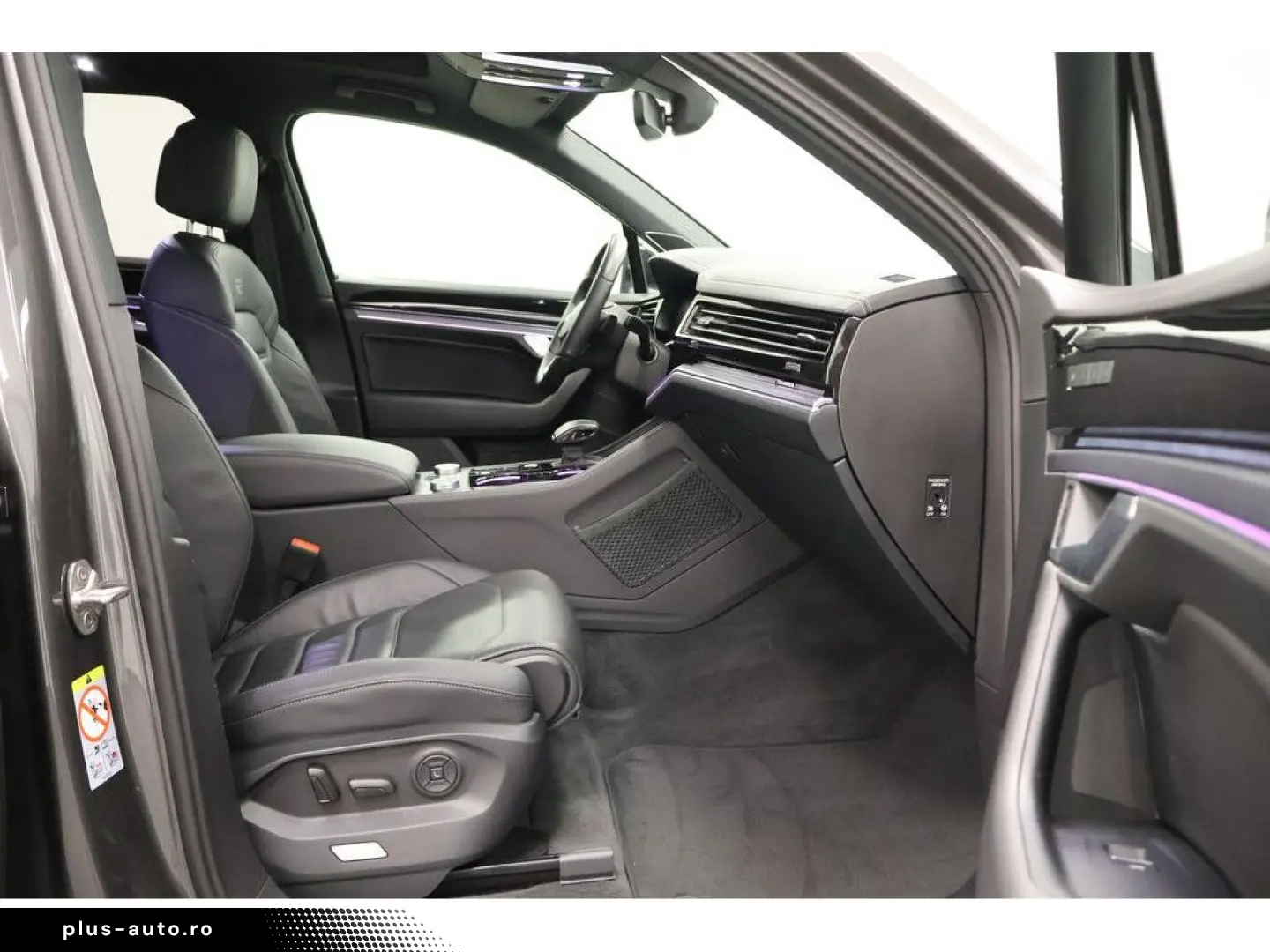 VW Touareg 3.0 TDI 4M R-Line  Black Style  Navi Mat