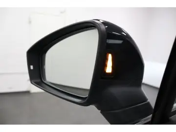 VW Touareg 3.0 TDI 4M R-Line  Black Style  Navi Mat