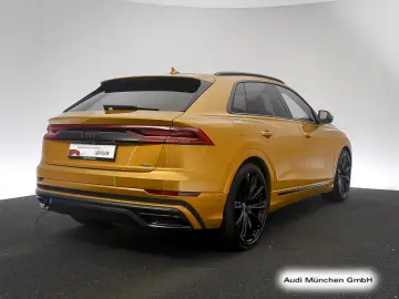 AUDI Q8 55 TFSI qu. tiptr. Pano LuftFed ACC