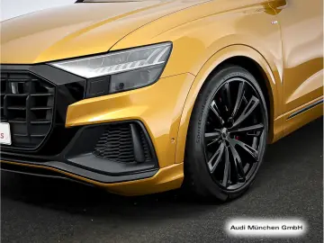 AUDI Q8 55 TFSI qu. tiptr. Pano LuftFed ACC