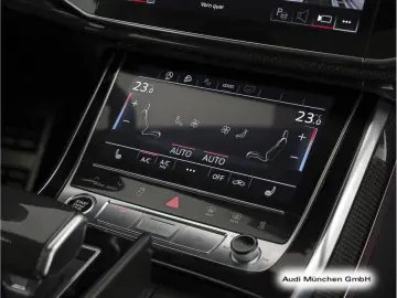AUDI Q8 55 TFSI qu. tiptr. Pano LuftFed ACC
