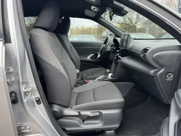 TOYOTA Yaris Cross HYBRID FWD TEAM DE KAMERA NAVI 1.HD