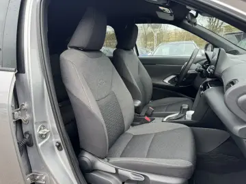 TOYOTA Yaris Cross HYBRID FWD TEAM DE KAMERA NAVI 1.HD