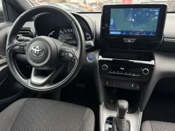 TOYOTA Yaris Cross HYBRID FWD TEAM DE KAMERA NAVI 1.HD