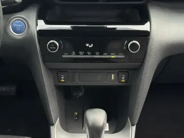 TOYOTA Yaris Cross HYBRID FWD TEAM DE KAMERA NAVI 1.HD