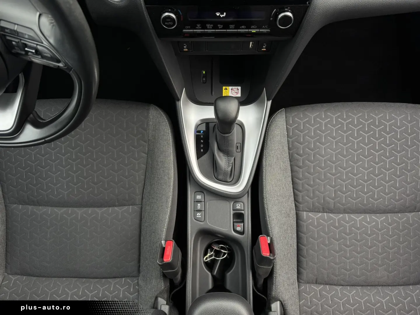 TOYOTA Yaris Cross HYBRID FWD TEAM DE KAMERA NAVI 1.HD