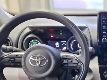 TOYOTA Yaris Cross Hybrid FWD Comfort