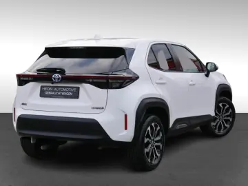 TOYOTA Yaris Cross 1.5 Hybrid LED SHZ NAVI HUD DISTR